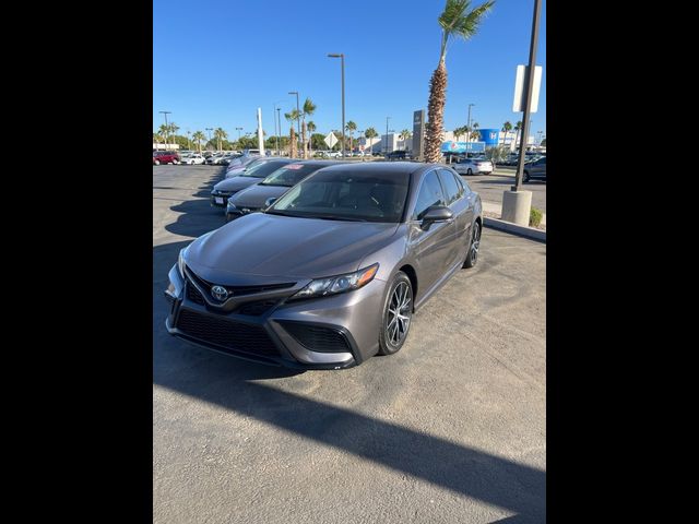 2022 Toyota Camry Hybrid SE