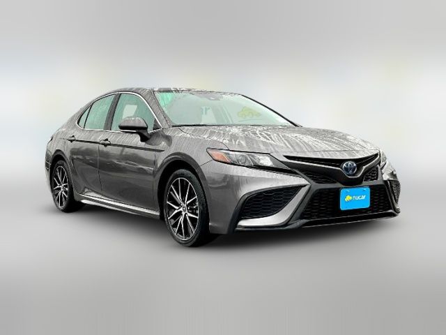 2022 Toyota Camry Hybrid SE