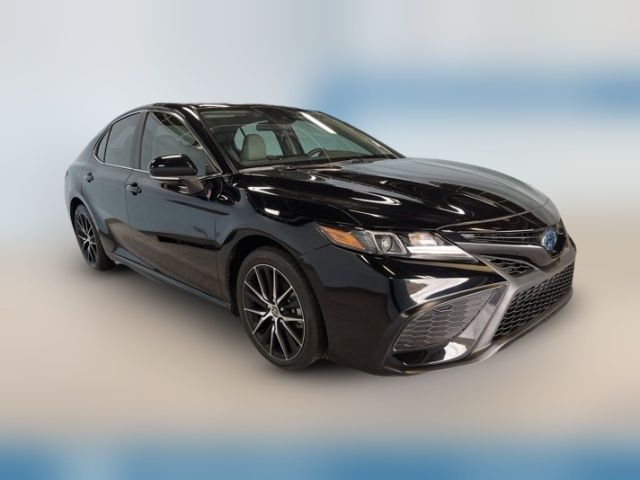 2022 Toyota Camry Hybrid SE