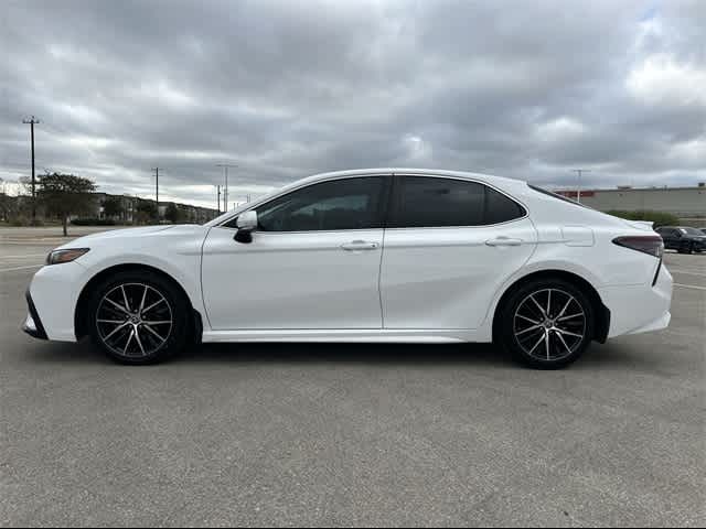 2022 Toyota Camry Hybrid SE