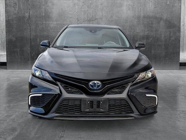 2022 Toyota Camry Hybrid SE