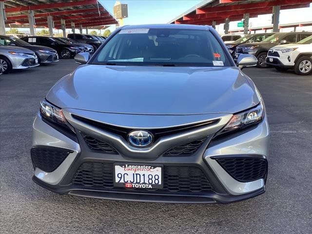 2022 Toyota Camry Hybrid SE