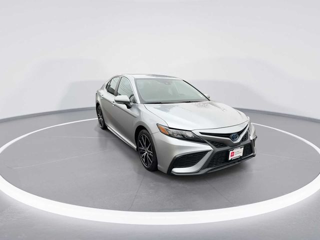 2022 Toyota Camry Hybrid SE