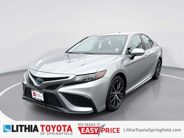 2022 Toyota Camry Hybrid SE