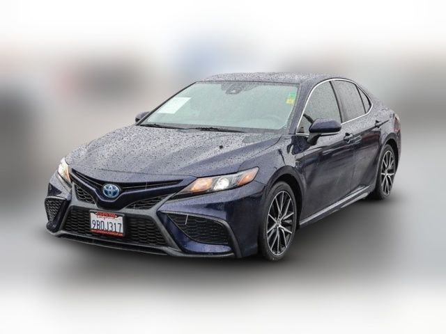 2022 Toyota Camry Hybrid SE