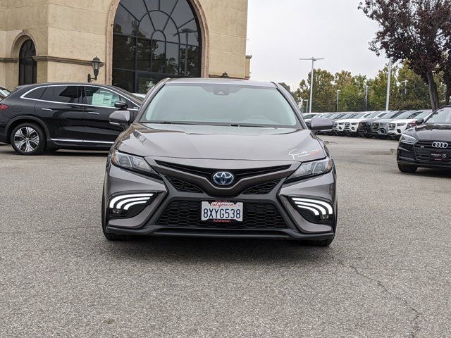 2022 Toyota Camry Hybrid SE