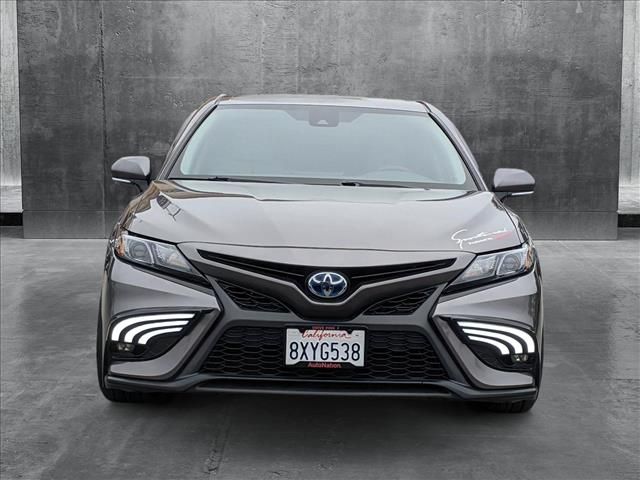 2022 Toyota Camry Hybrid SE