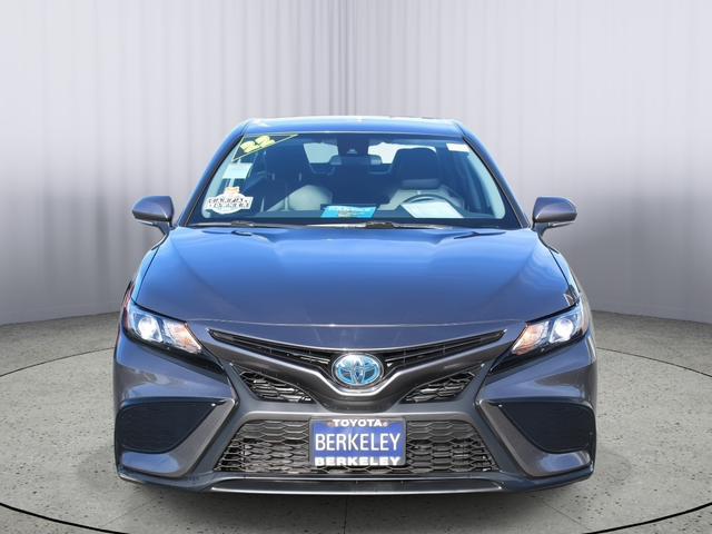 2022 Toyota Camry Hybrid SE