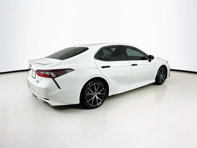 2022 Toyota Camry Hybrid SE