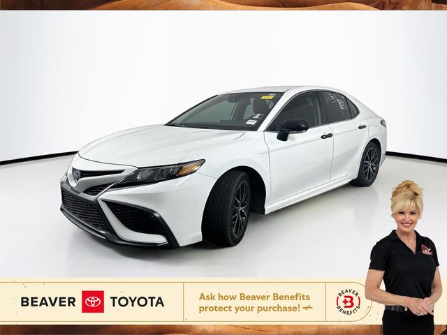 2022 Toyota Camry Hybrid SE