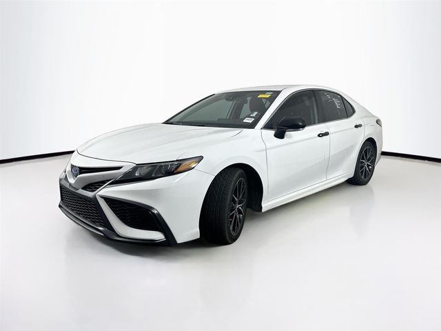 2022 Toyota Camry Hybrid SE