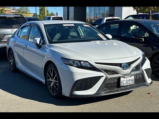 2022 Toyota Camry Hybrid SE