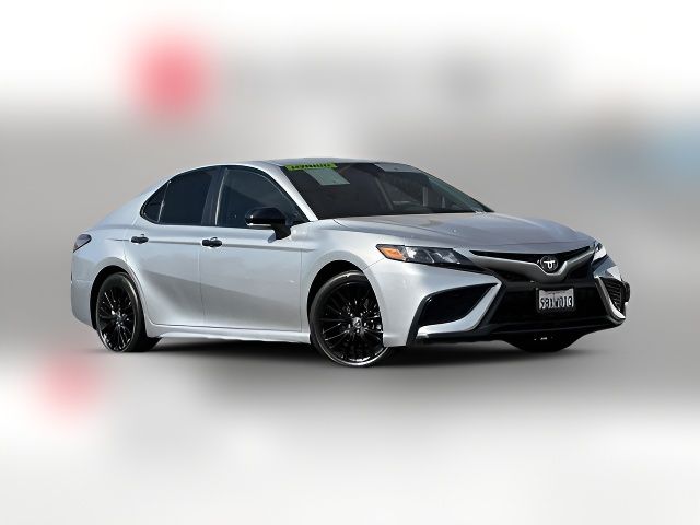 2022 Toyota Camry Hybrid SE