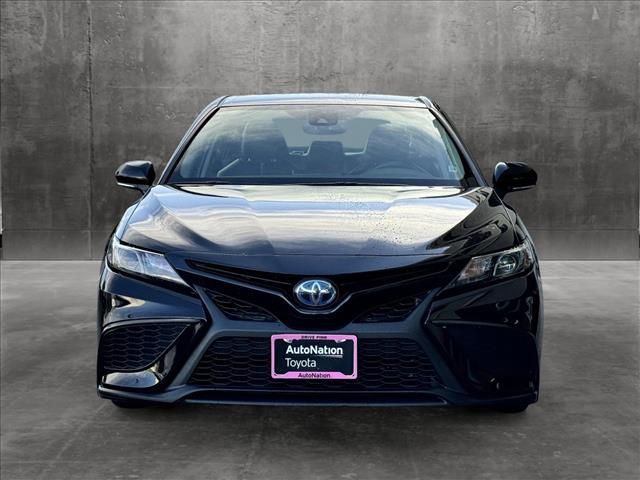 2022 Toyota Camry Hybrid SE