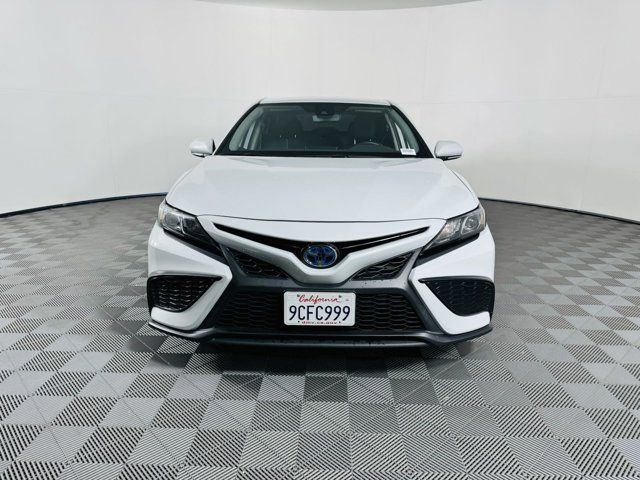 2022 Toyota Camry Hybrid SE