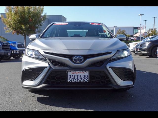 2022 Toyota Camry Hybrid SE