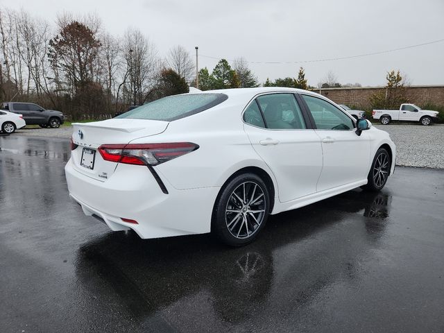 2022 Toyota Camry Hybrid SE