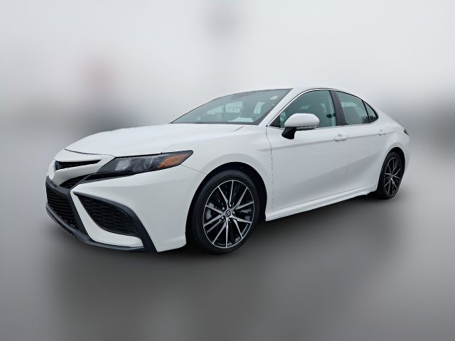 2022 Toyota Camry Hybrid SE