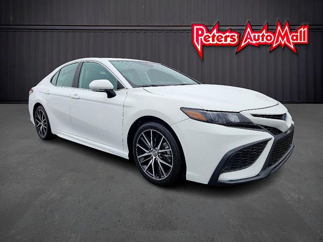 2022 Toyota Camry Hybrid SE