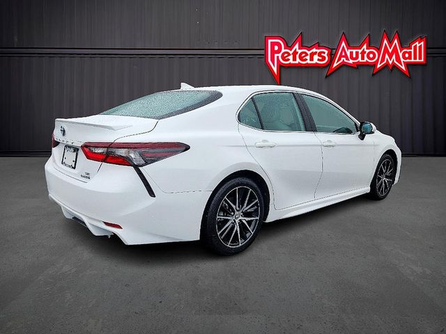 2022 Toyota Camry Hybrid SE