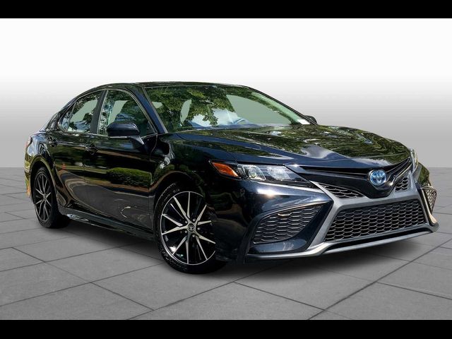 2022 Toyota Camry Hybrid SE