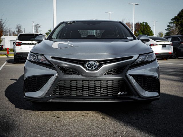 2022 Toyota Camry Hybrid SE