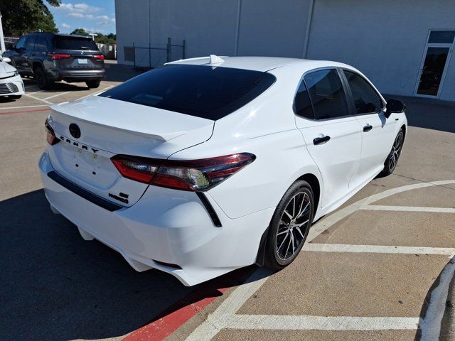 2022 Toyota Camry Hybrid SE