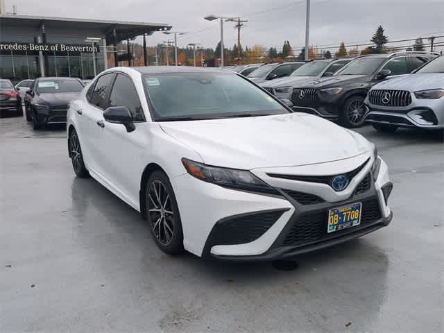 2022 Toyota Camry Hybrid SE