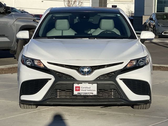 2022 Toyota Camry Hybrid SE