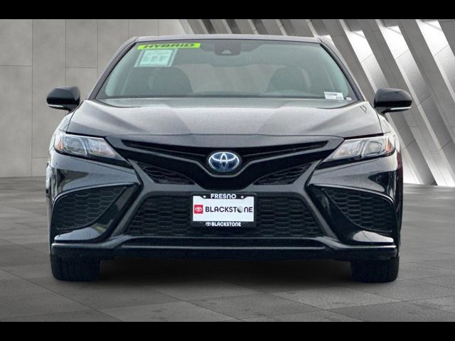 2022 Toyota Camry Hybrid SE