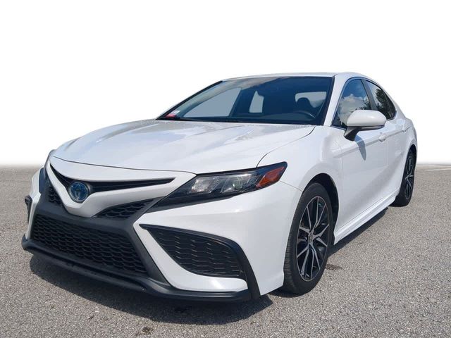 2022 Toyota Camry Hybrid SE