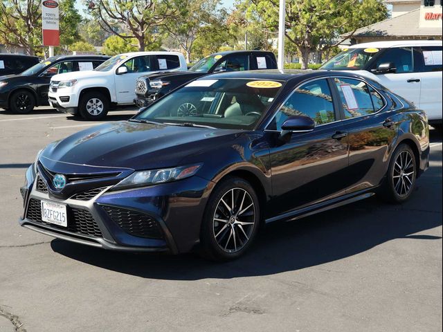 2022 Toyota Camry Hybrid SE