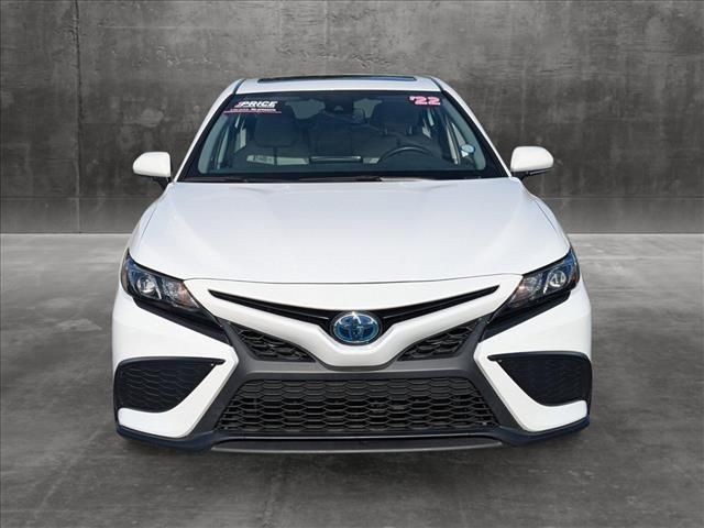 2022 Toyota Camry Hybrid SE