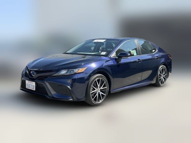 2022 Toyota Camry Hybrid SE