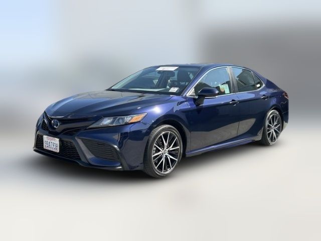 2022 Toyota Camry Hybrid SE