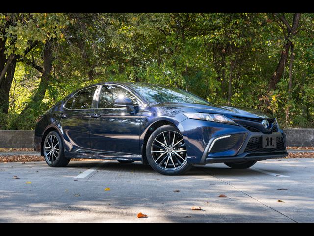 2022 Toyota Camry Hybrid SE