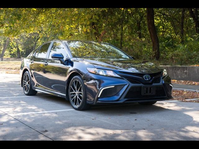 2022 Toyota Camry Hybrid SE