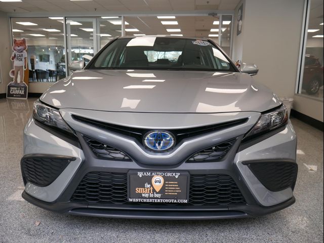 2022 Toyota Camry Hybrid SE