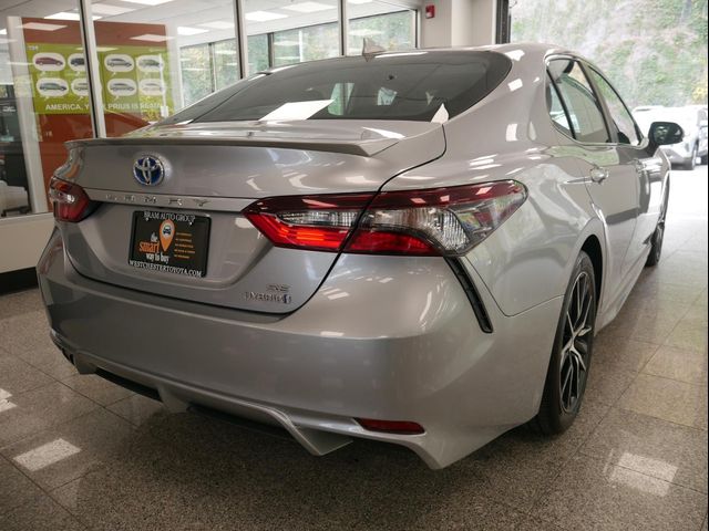 2022 Toyota Camry Hybrid SE