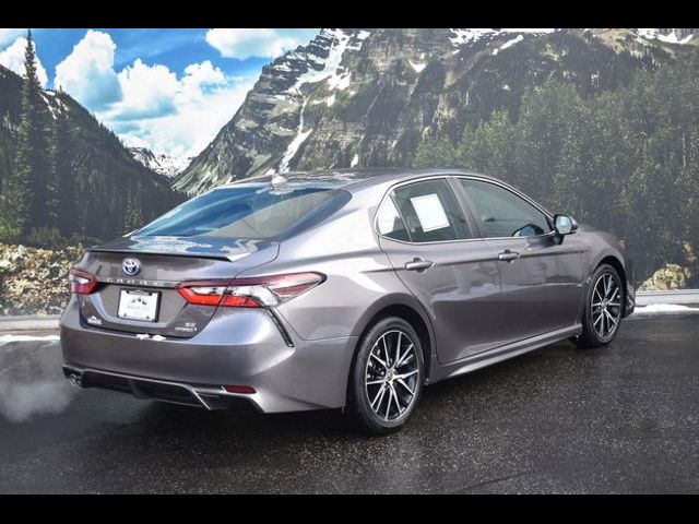 2022 Toyota Camry Hybrid SE