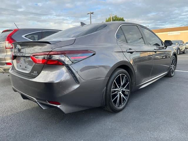 2022 Toyota Camry Hybrid SE