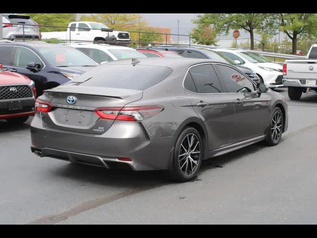 2022 Toyota Camry Hybrid SE