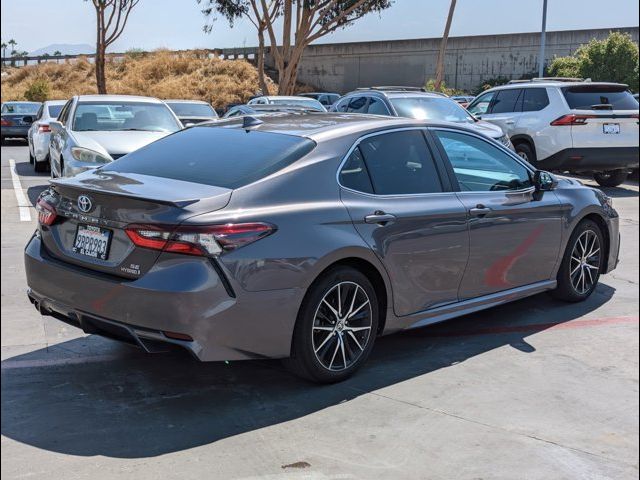 2022 Toyota Camry Hybrid SE