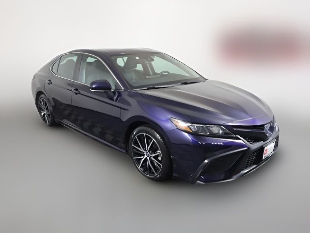 2022 Toyota Camry Hybrid SE