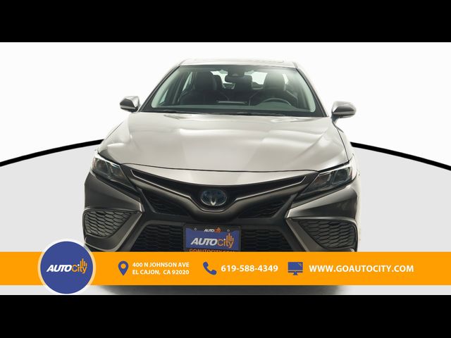 2022 Toyota Camry Hybrid SE