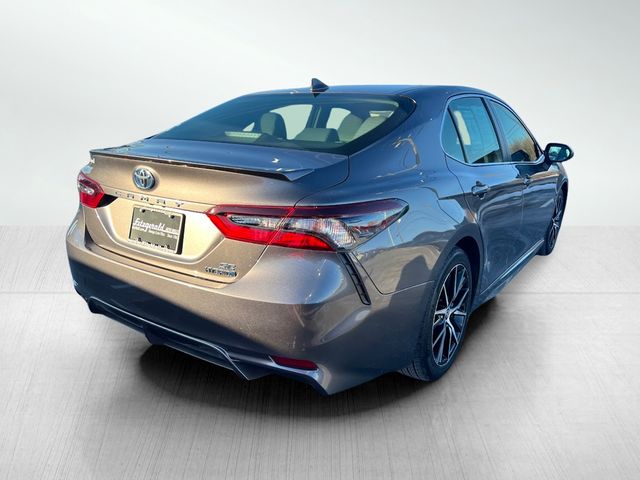 2022 Toyota Camry Hybrid SE