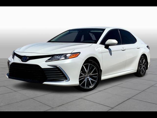 2022 Toyota Camry Hybrid XLE