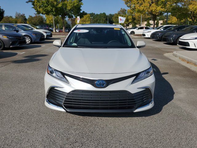 2022 Toyota Camry Hybrid XLE