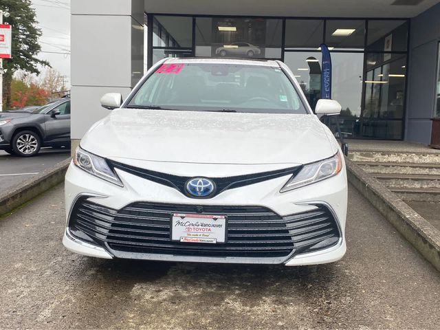 2022 Toyota Camry Hybrid XLE