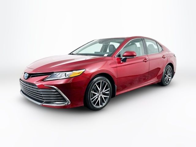 2022 Toyota Camry Hybrid XLE